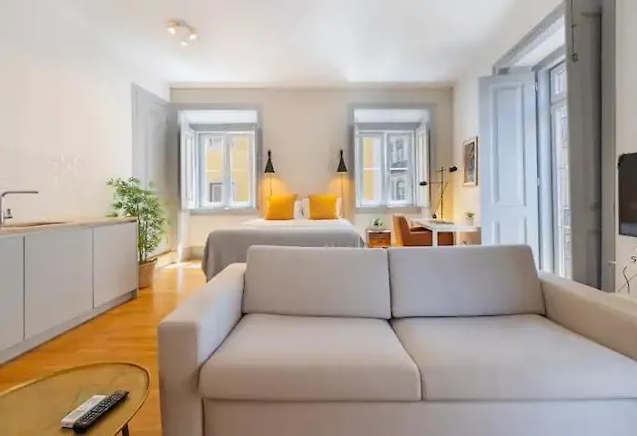 Colosseum Building - Betha Apartment *